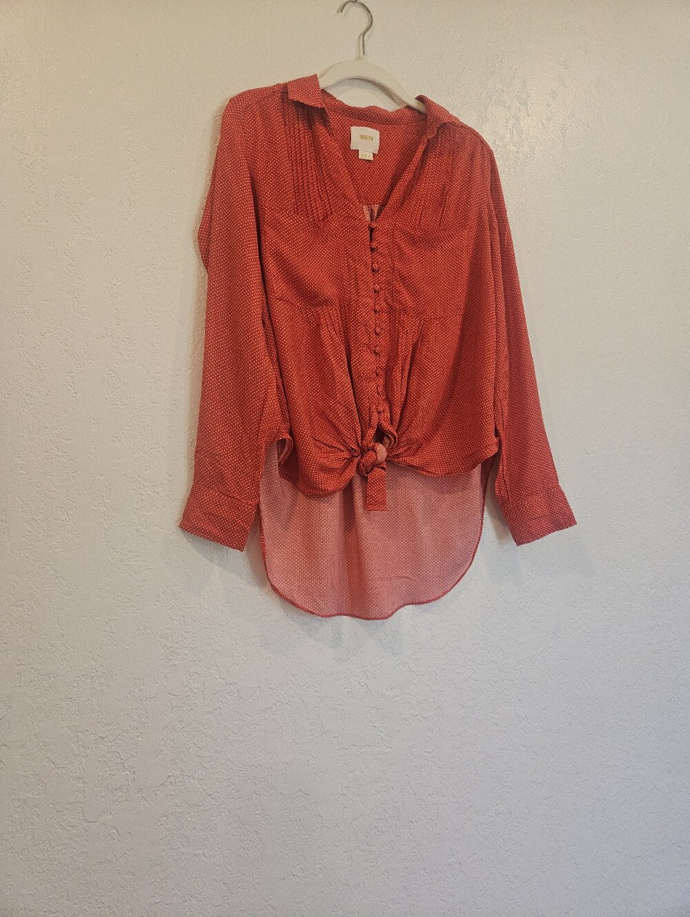 Maeve for Anthropologie Red White Polka Dot Top Size Medium Button Up Darts LS.